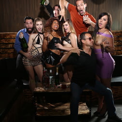 Neighborhood Swingers 18